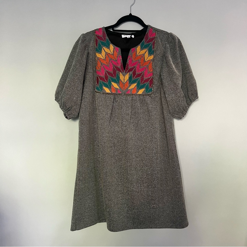 NWT NEW THML Gray Black White Herringbone Dress with Colorful Design Size M - Picture 8 of 11